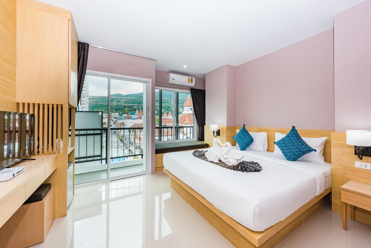 Royal Luxury Hotel Patong Exterior photo
