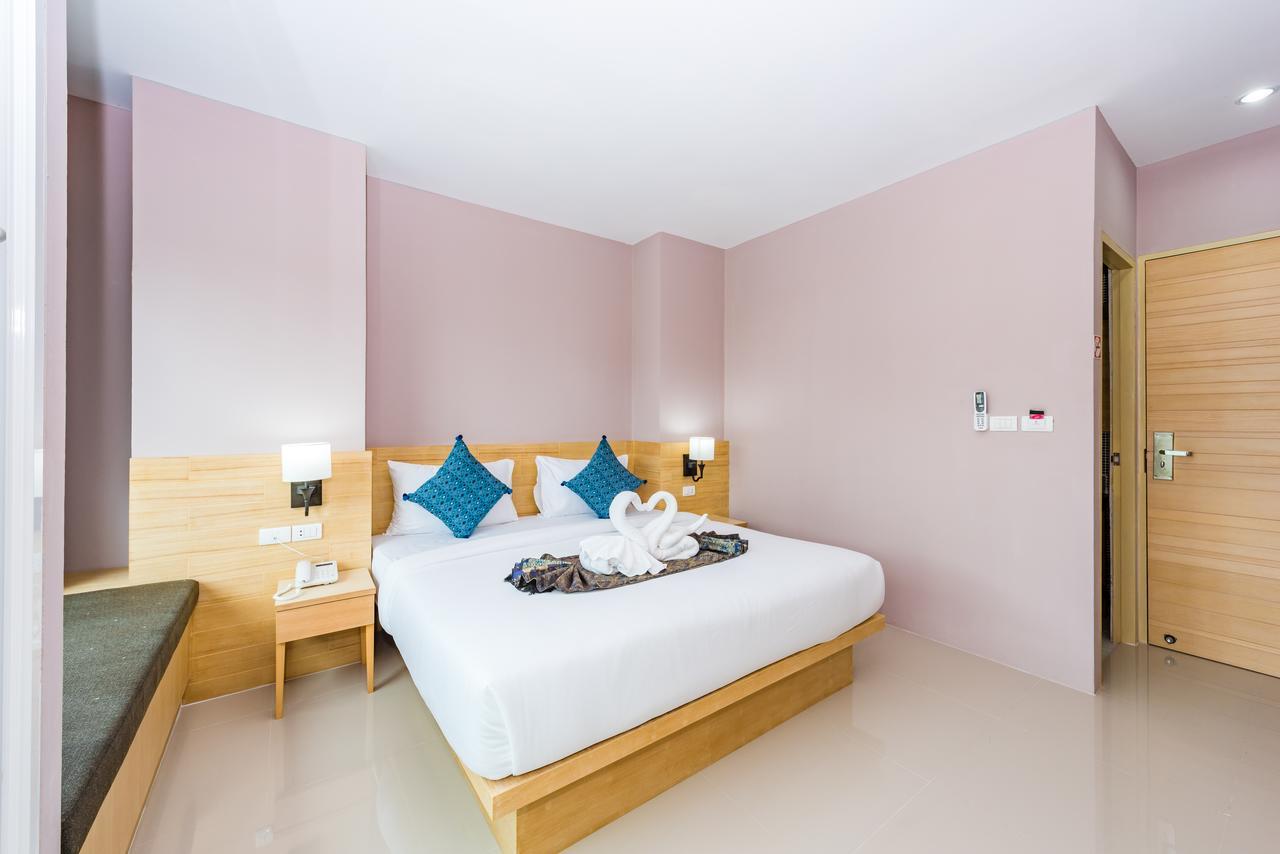 Royal Luxury Hotel Patong Exterior photo