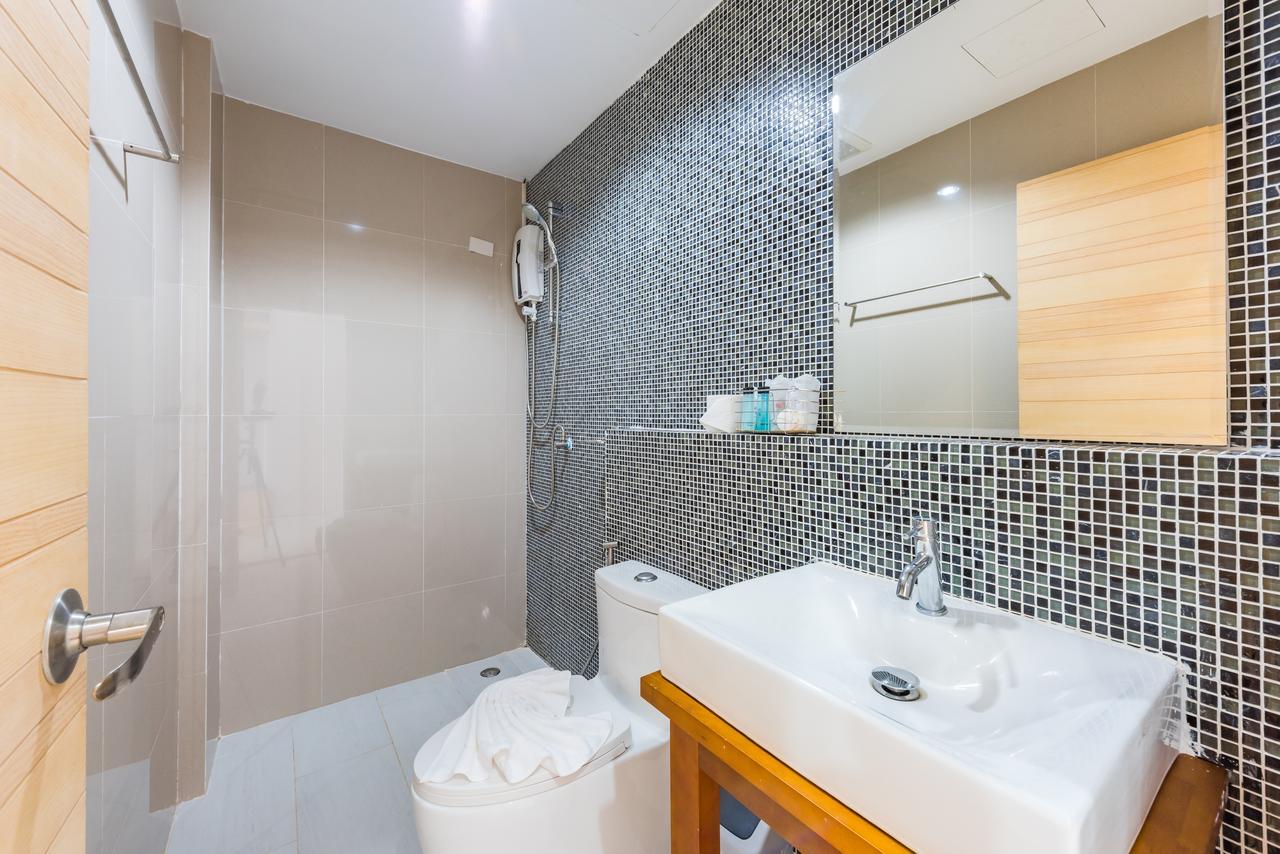 Royal Luxury Hotel Patong Exterior photo